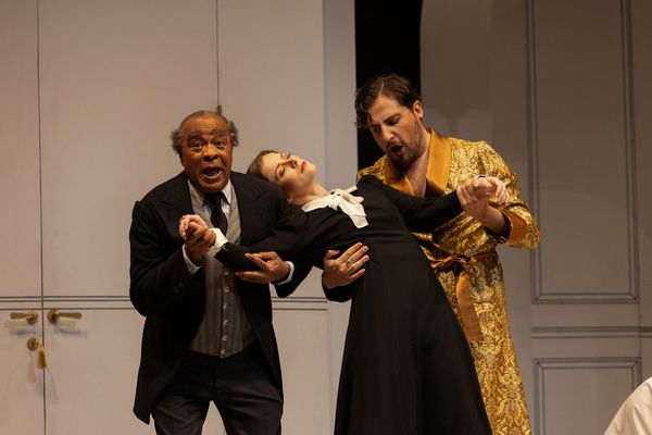 L - R: Steven Cole (Don Basilio), Liv Redpath (Susanna), Florian Sempey (Count Almavi Photo