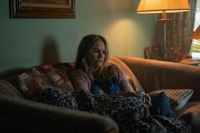 Video/Photos: First Look at Vanessa Kirby in Netflix's NIGHT ALWAYS COMES  Image