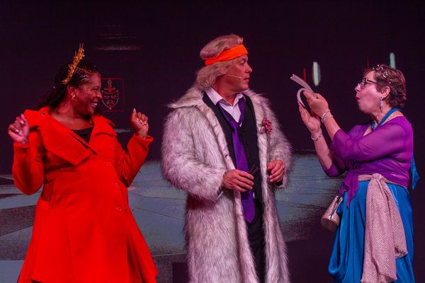 Hadiyyah Noelle, Kelby Thwaits, Lisa Dyson Photo