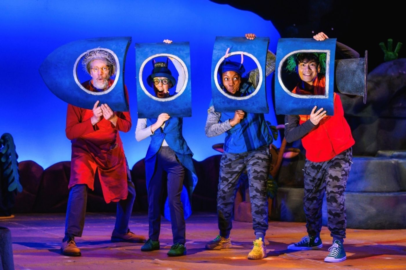 Review: THE SMEDS AND THE SMOOS, The Lyric Theatre  Image