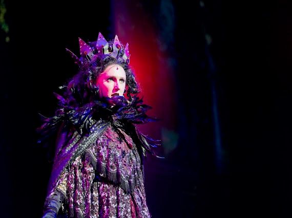 Review: Mirror, Mirror on the Wall: Robin & Clark's SNOW WHITE with Some Twists  Image