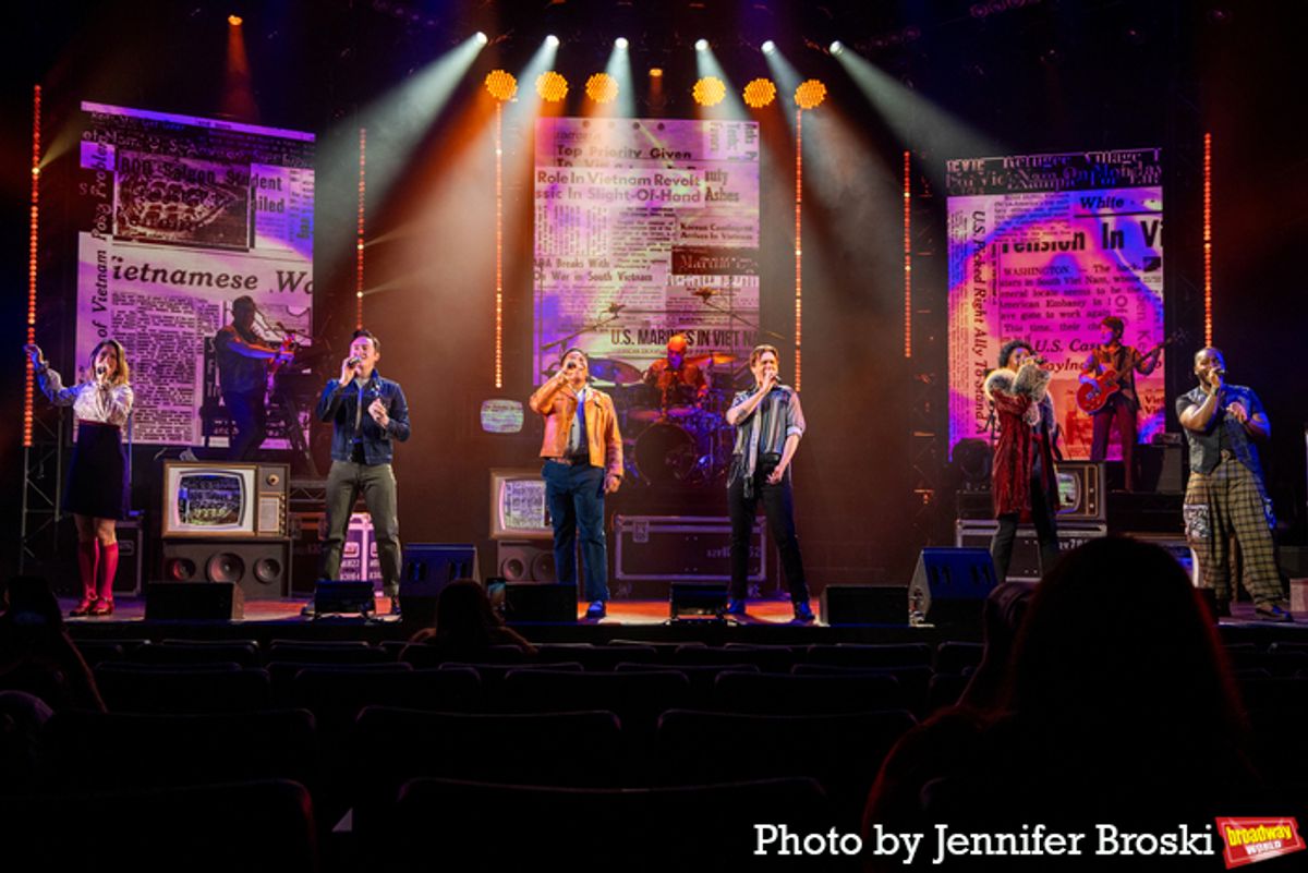 Cassadee Pope, Drew Becker, Daniel Yearwood, Justin Matthew Sargent, Courtnee Carter, Deon'te Goodman at 