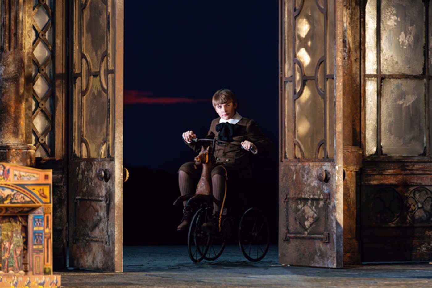 Photos: First Look at THE TURN OF THE SCREW At The Santa Fe Opera Photos: First Look at THE TURN OF THE SCREW At The Santa Fe Opera Image