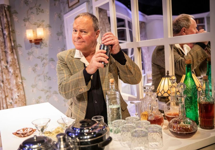 Review: WODEHOUSE IN WONDERLAND, Theatre at the Tabard Image