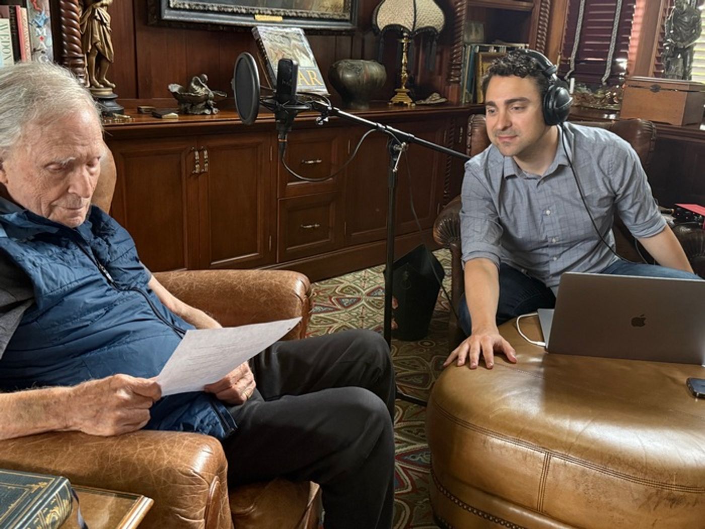 Photos: Dick Cavett Records Voiceover For Off-Broadway's GENE & GILDA At 59E59 Theaters  Image