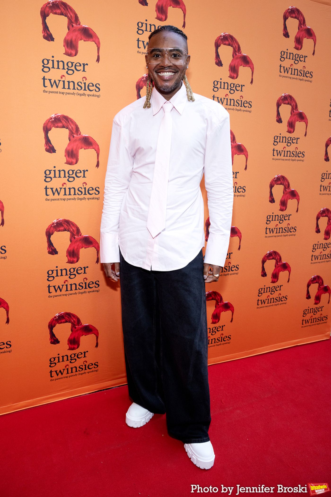 Photos: On the Opening Night Red Carpet for GINGER TWINSIES  Image
