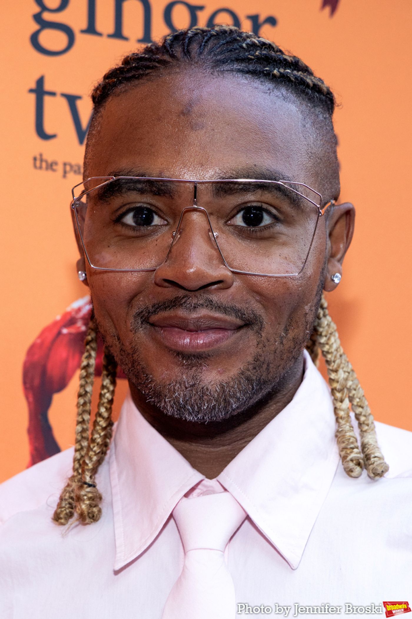 Photos: On the Opening Night Red Carpet for GINGER TWINSIES  Image