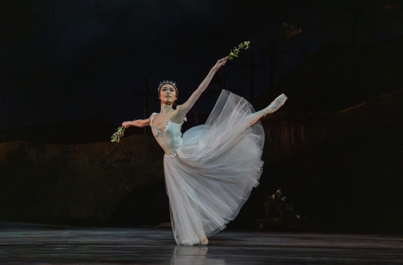Review: GISELLE - NATIONAL BALLET OF JAPAN, Royal Ballet And Opera  Image