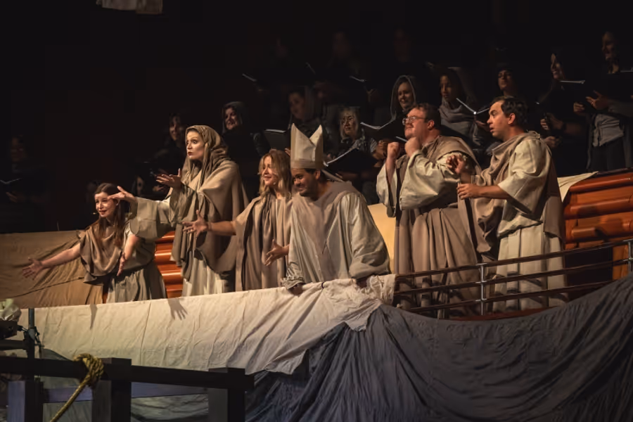 Review: Encore Performing Arts' THE HUNCHBACK OF NOTRE DAME Image