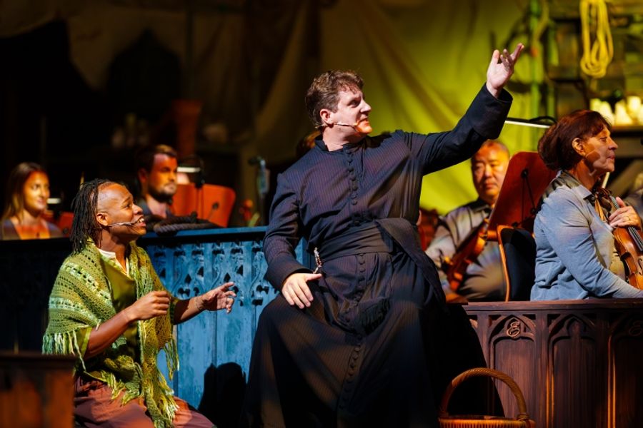 Review: Encore Performing Arts' THE HUNCHBACK OF NOTRE DAME Image
