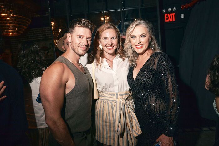Photos: GINGER TWINSIES Celebrates Its Star-Studded Opening Night — photo 4 of 58