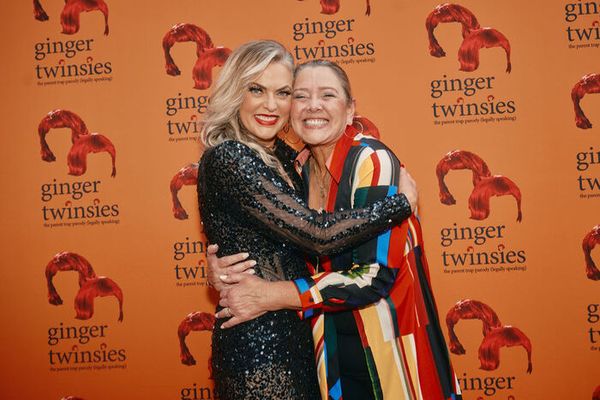 Elaine Hendrix and Camryn Manheim Photo
