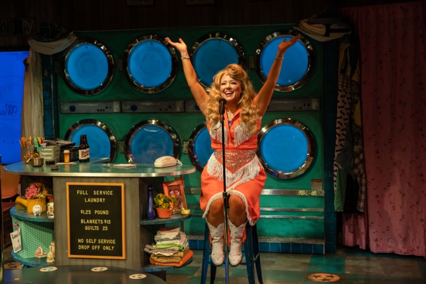 Review: HONKY TONK LAUNDRY at Stages Houston  Image