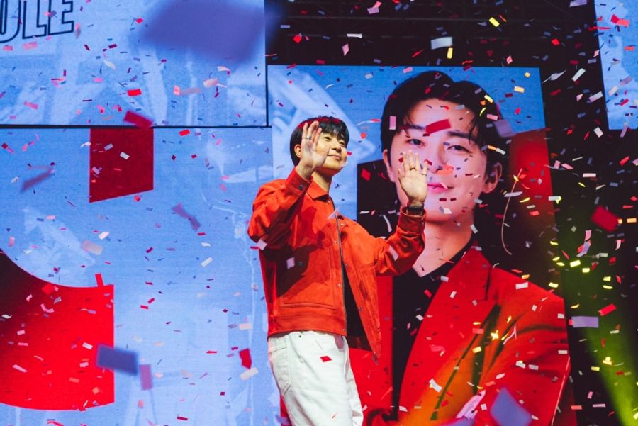 Photos: Park Seo-joon Charms Fans at 'Fit for Any Role' Event Image