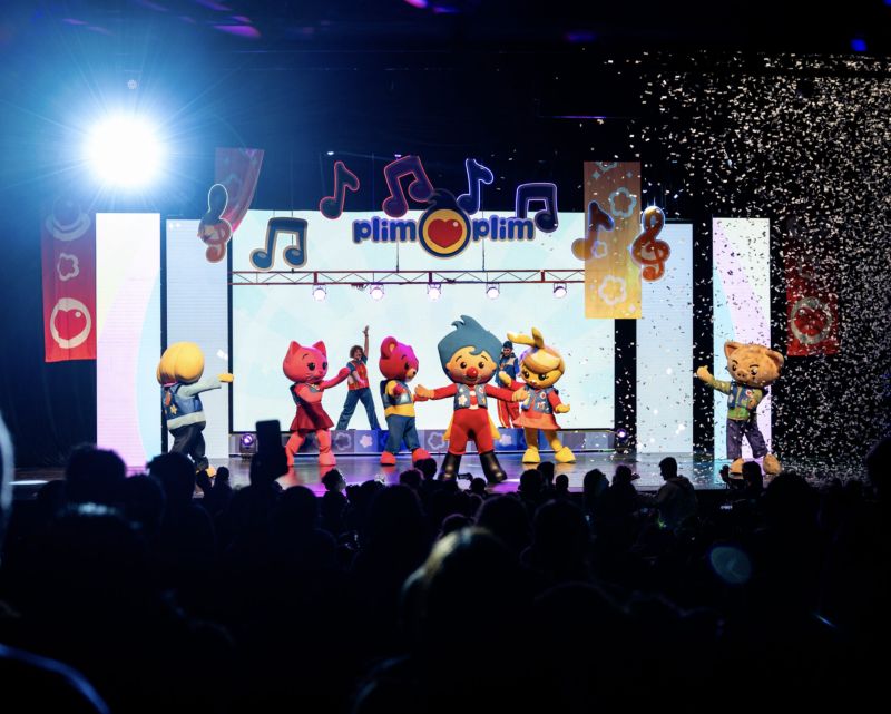 “Plim Plim en Vivo: Energía Musical” Lights Up Teatro Broadway, Argentina Image