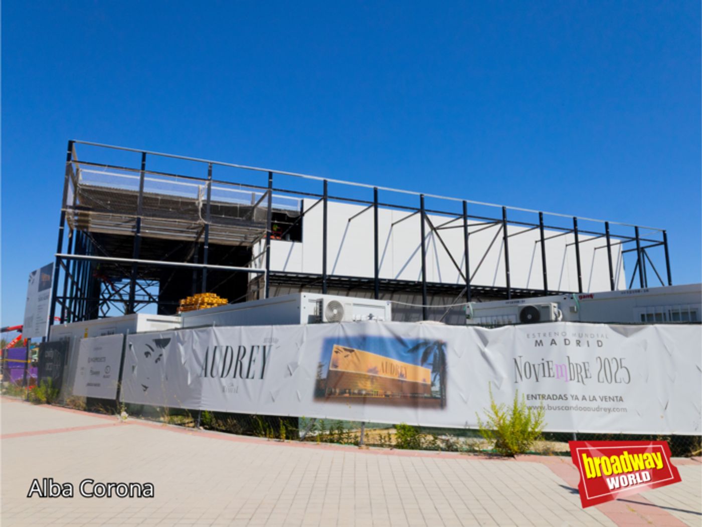 PHOTO: Visitamos las obras del Teatro Audrey PHOTO: Visitamos las obras del Teatro Audrey Image