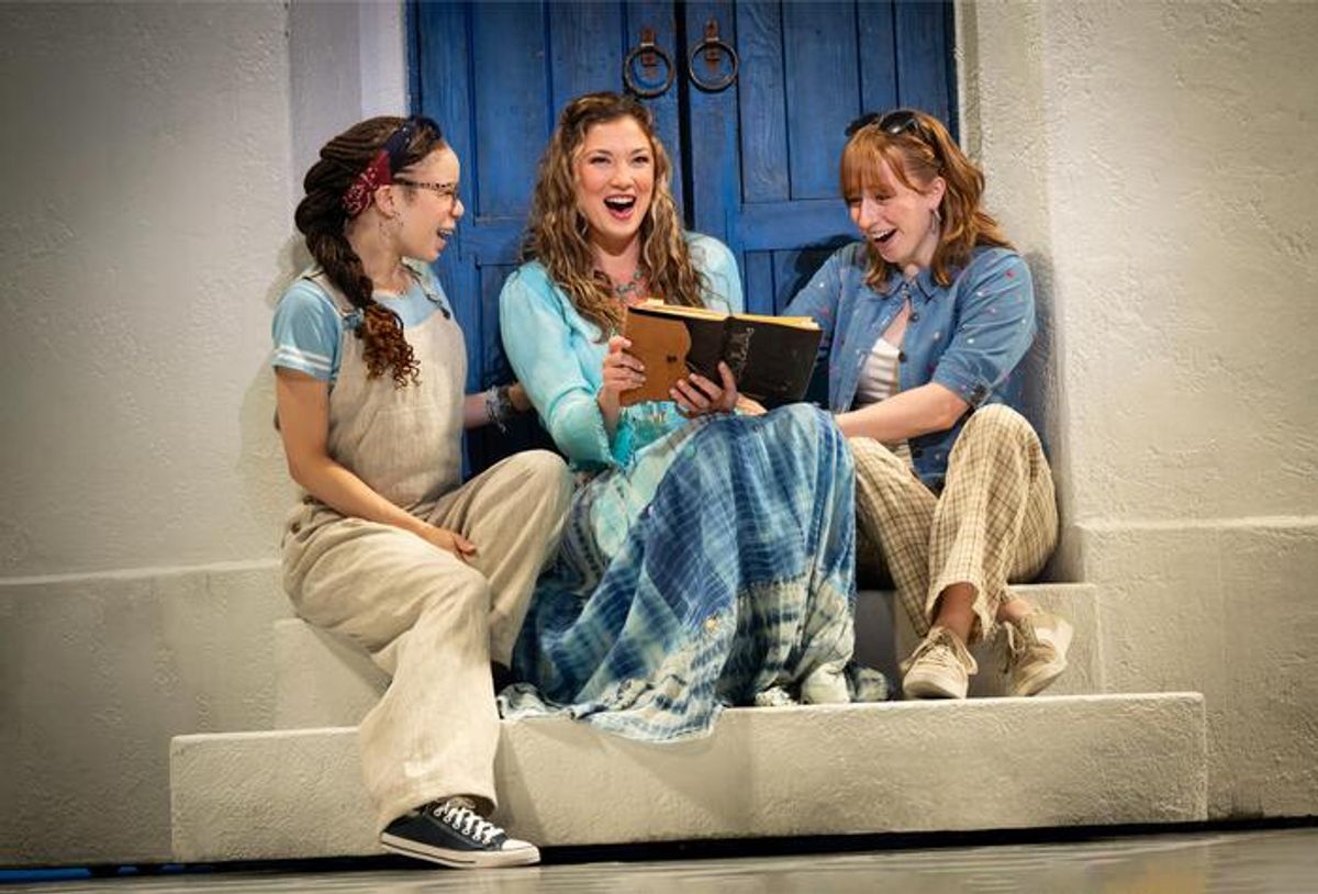 Lena Owens (Lisa), Amy Weaver (Sophie Sheridan), and Haley Wright (Ali) at 