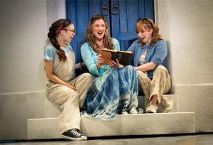 Lena Owens (Lisa), Amy Weaver (Sophie Sheridan), and Haley Wright (Ali) Photo