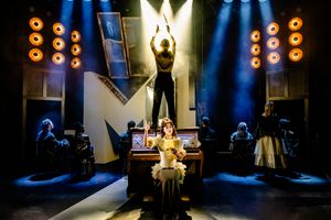 Aimie Atkinson Photo