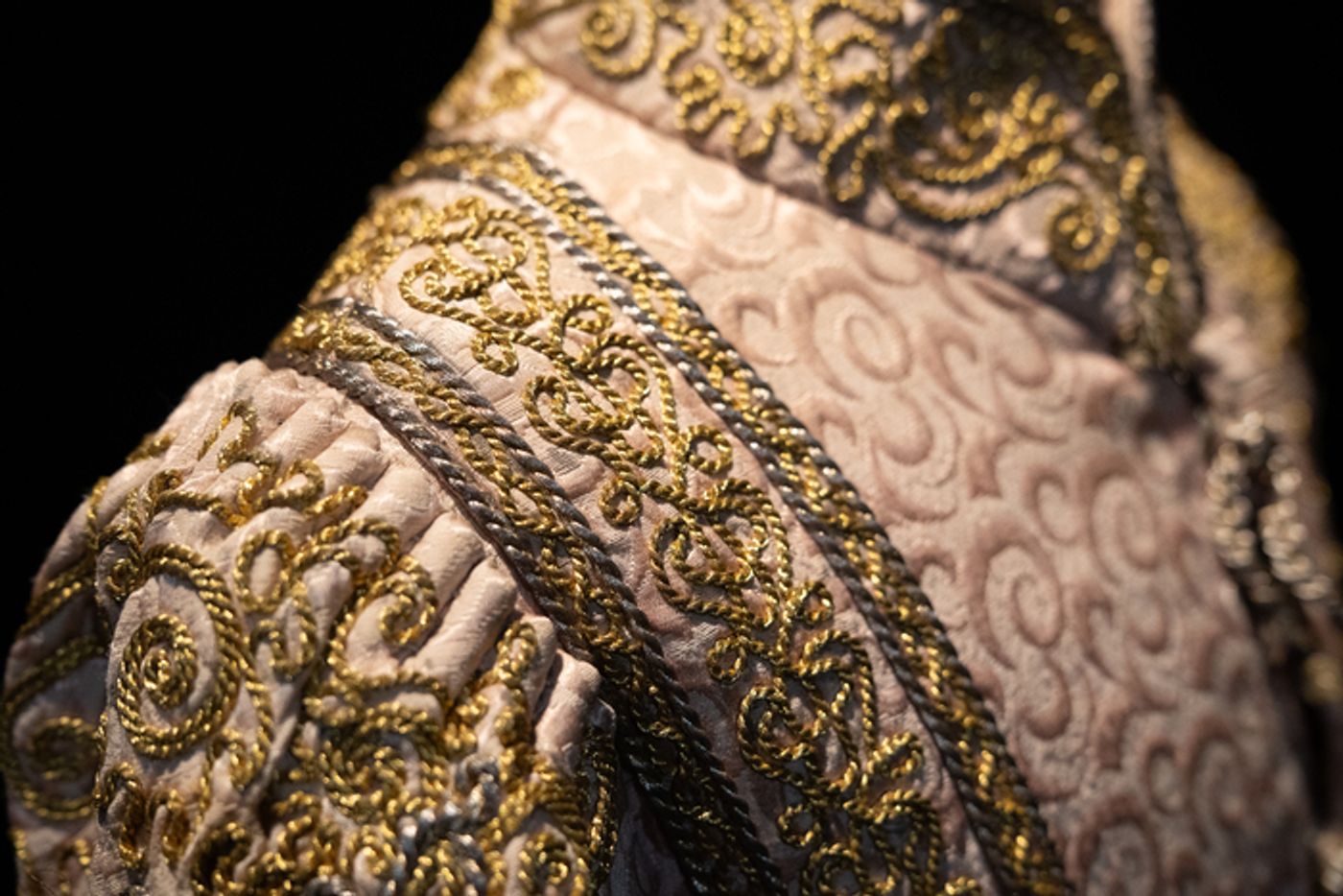 Photos: See Costumes Worn by Meryl Streep, Al Pacino & More in the Public Theater's Shakespeare Costume Exhibit  Image