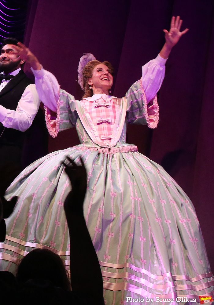 Photos: Jinkx Monsoon, Michael Urie, and More Take First Bows in OH, MARY! — photo 16 of 21