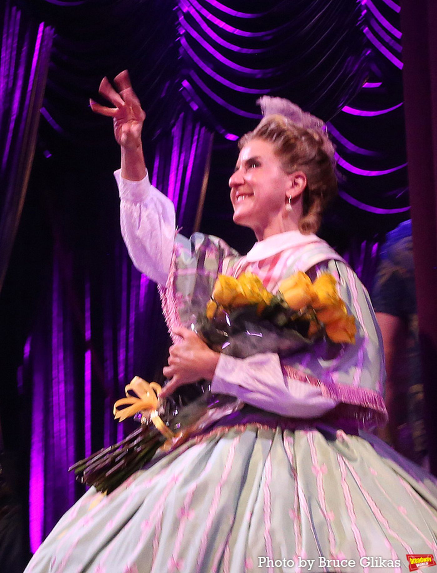 Photos: Jinkx Monsoon, Michael Urie, and More Take First Bows in OH, MARY!  Image