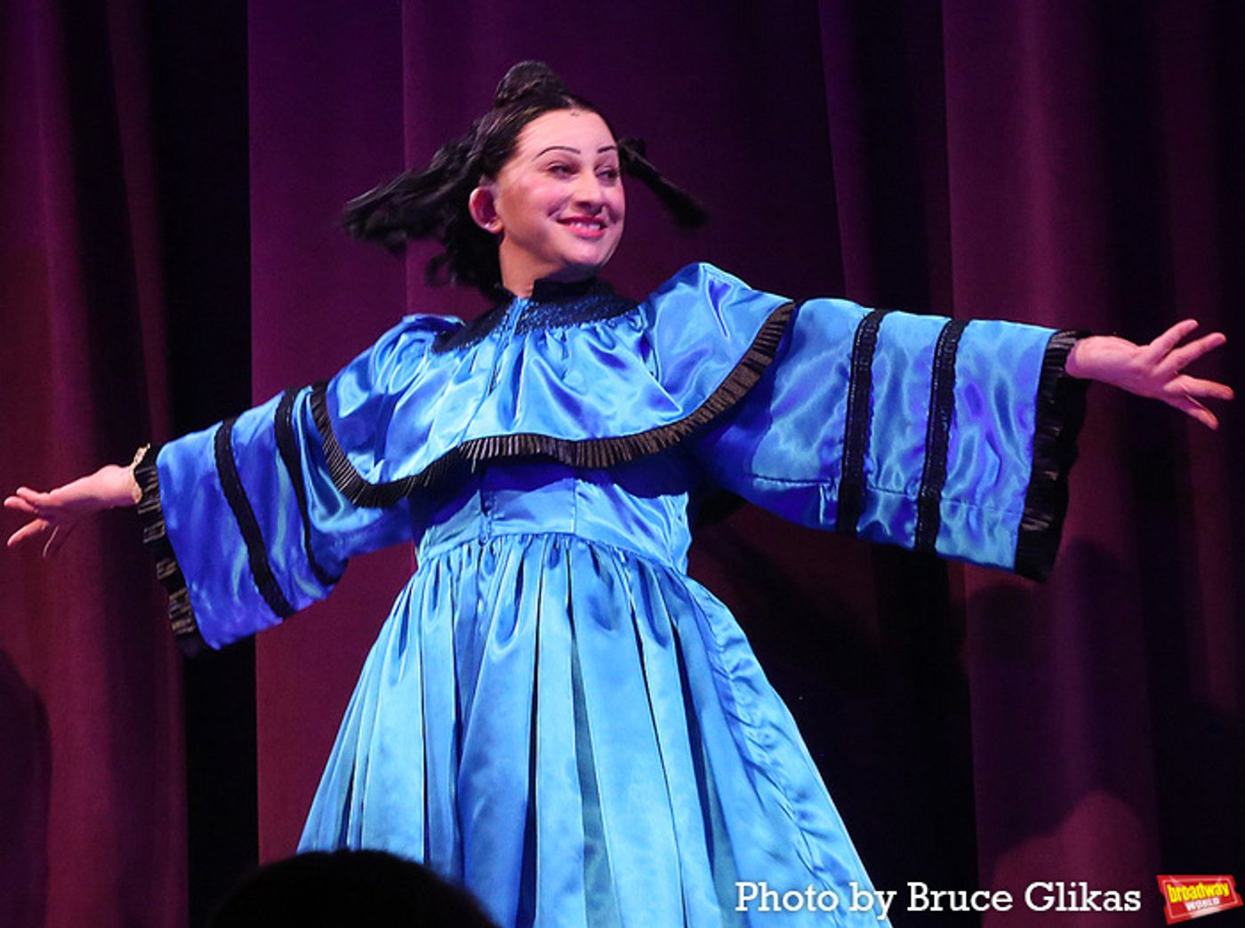 Photos: Jinkx Monsoon, Michael Urie, and More Take First Bows in OH, MARY!  Image