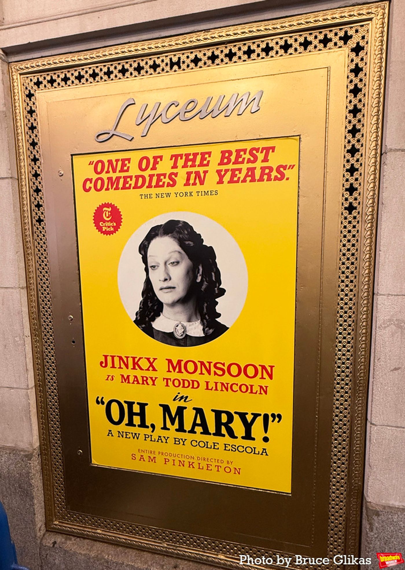 Photos: Jinkx Monsoon, Michael Urie, and More Take First Bows in OH, MARY!  Image