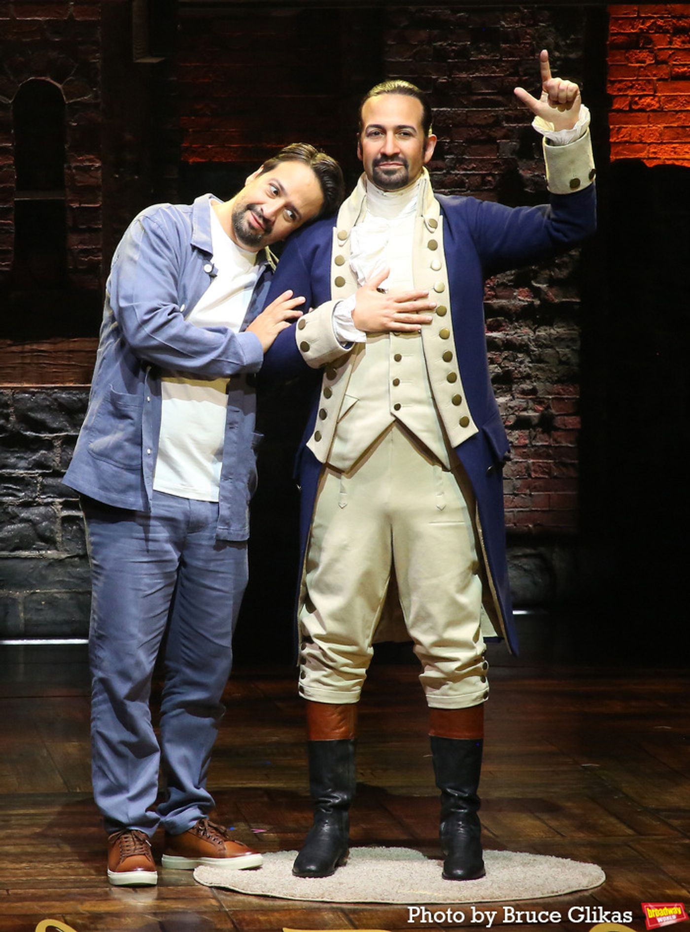 Photos: Lin-Manuel Miranda Poses With His New Wax Figure  Image