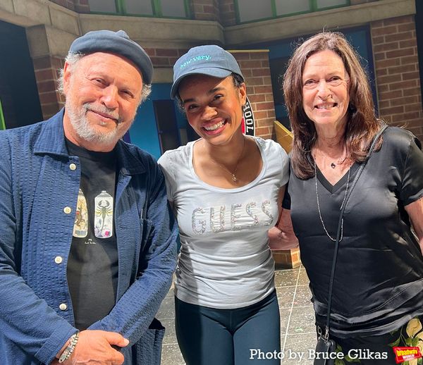 Billy Crystal, Lorna Courtney and Janice Crystal  Photo
