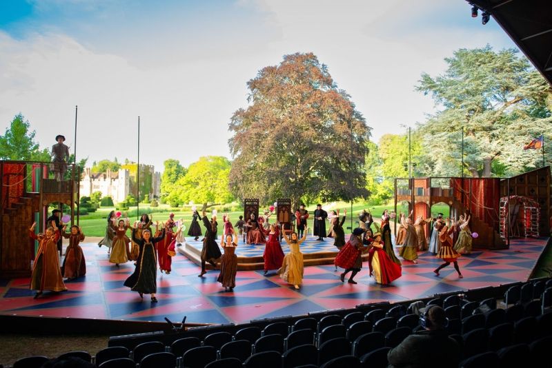 Review: ANNE BOLEYN: THE MUSICAL, Hever Castle Image
