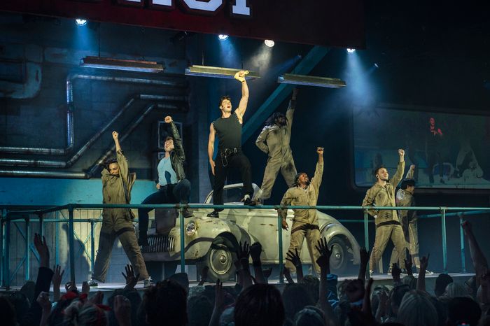 Photos: GREASE: THE IMMERSIVE MOVIE MUSICAL First Look — photo 3 of 7