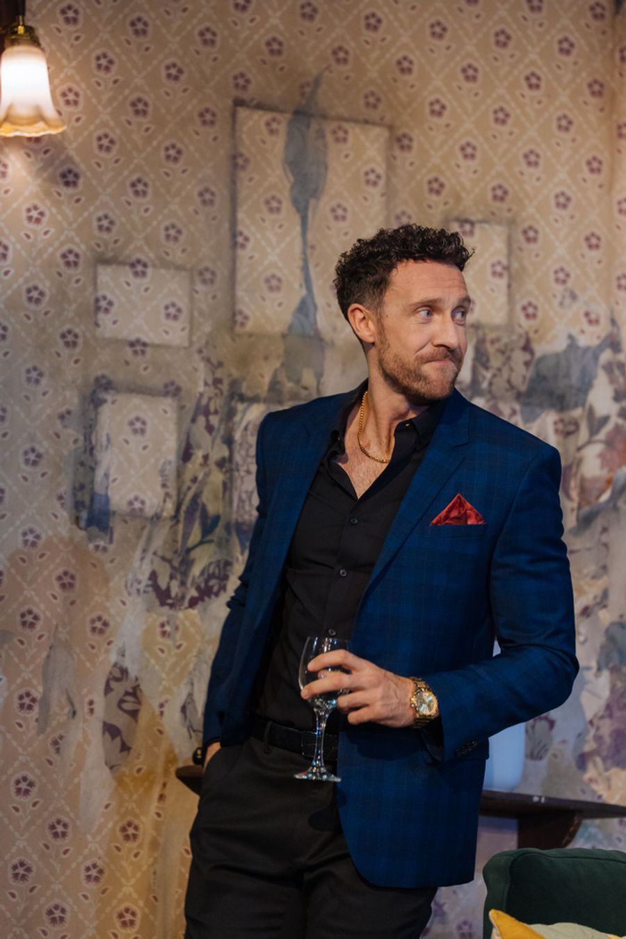 Photos: First Look at 2:22 - A GHOST STORY New UK Tour Cast Image