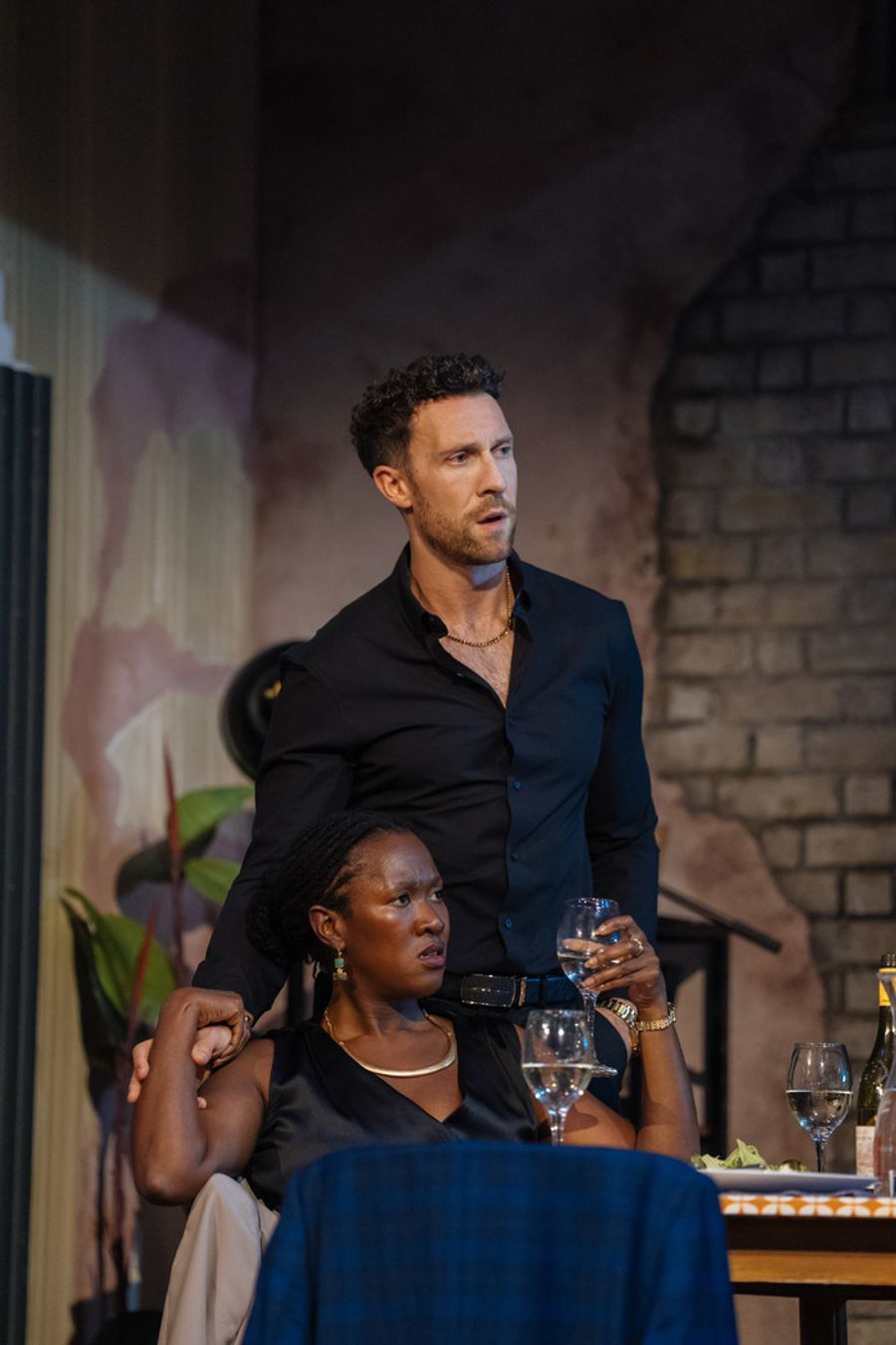 Photos: First Look at 2:22 - A GHOST STORY New UK Tour Cast Image