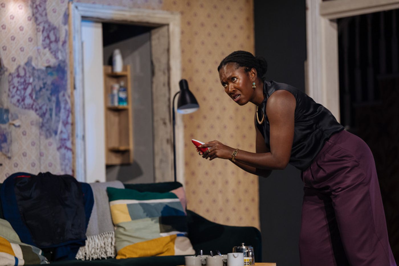 Photos: First Look at 2:22 - A GHOST STORY New UK Tour Cast  Image