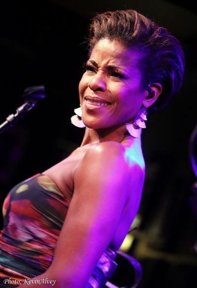 Nicole Henry Photo