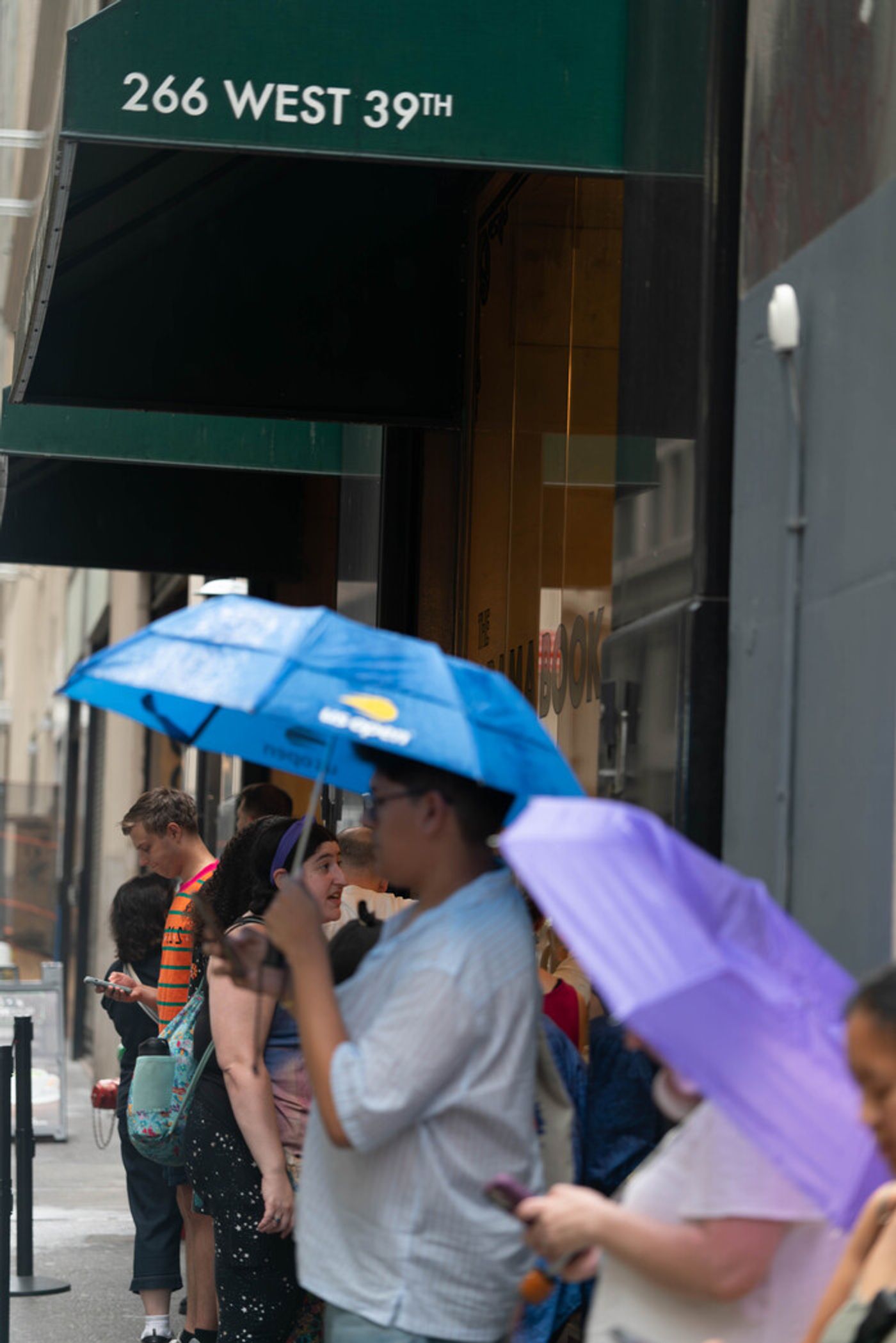 Photos: REAL WOMEN HAVE CURVES Cast Album CD Signing Event  Image