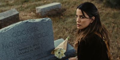 Natalie Morales Photo