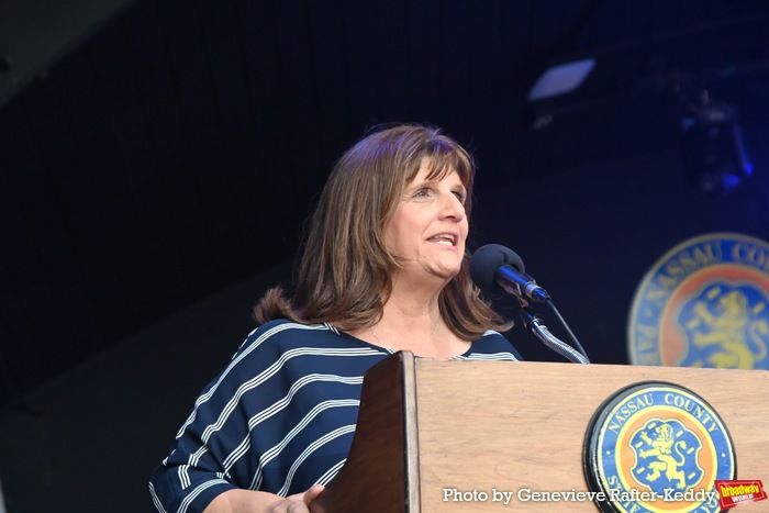 Photos: The Midtown Men Play Eisenhower Park Photos: The Midtown Men Play Eisenhower Park Image