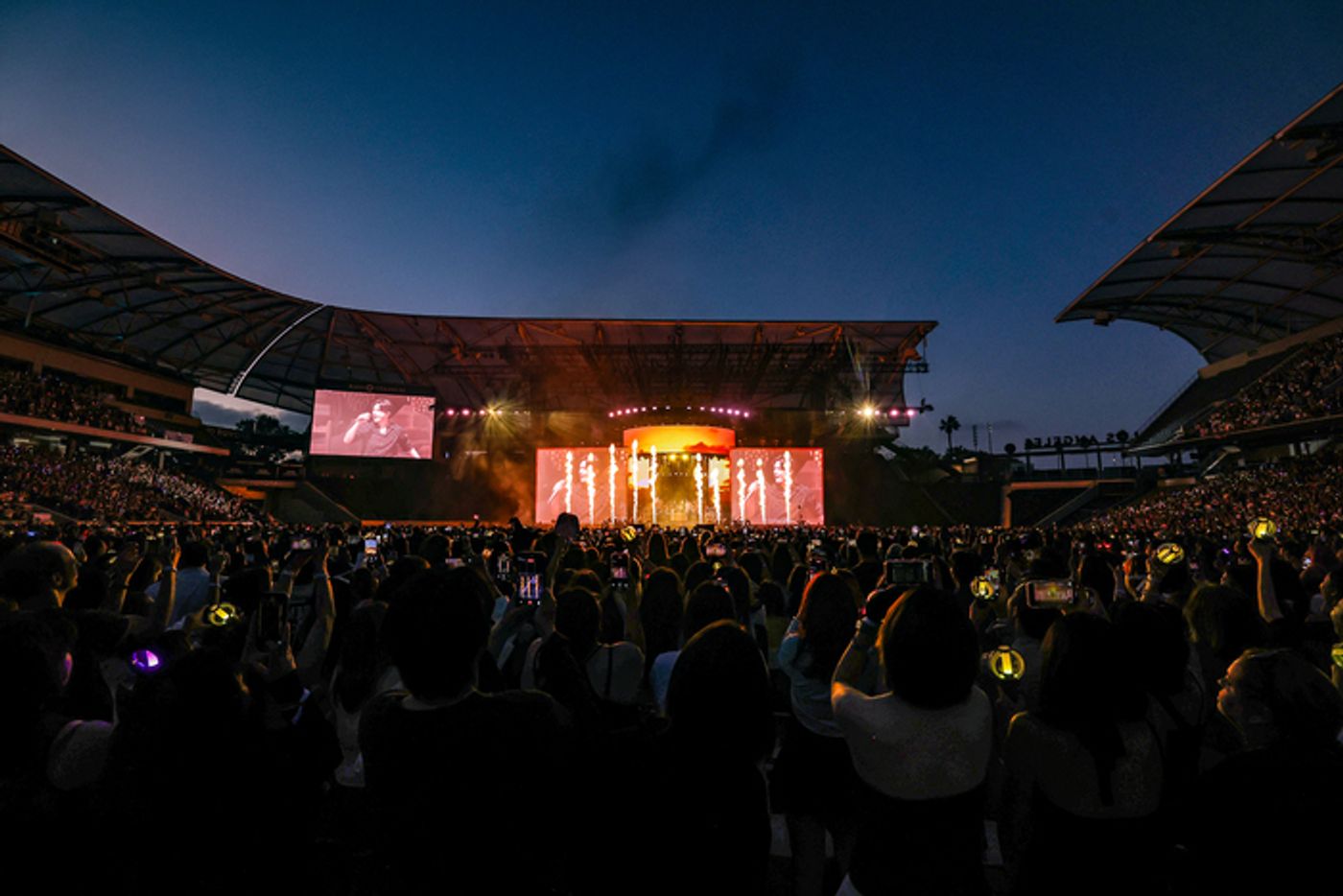 Photos: Inside ENHYPEN's WALK THE LINE U.S. Tour Finale in Los Angeles  Image