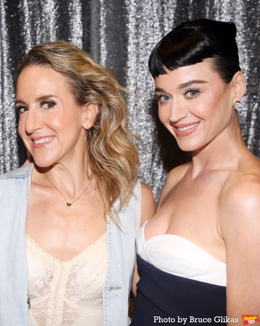 Photos: Katy Perry Visits the OH, MARY! Cast Backstage Image