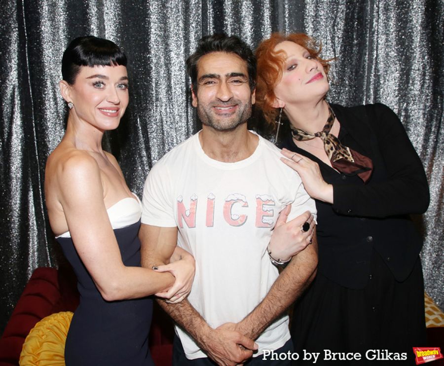 Photos: Katy Perry Visits the OH, MARY! Cast Backstage Image
