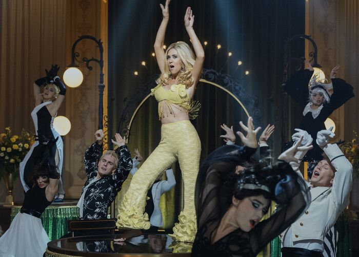 Photos: First Look at Kristen Wiig, Carol Burnett & More in PALM ROYALE Season 2 — photo 10 of 13