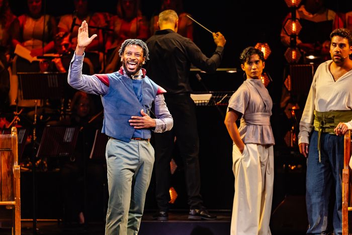 Photos: THE HUNCHBACK OF NOTRE DAME in Concert — photo 5 of 8