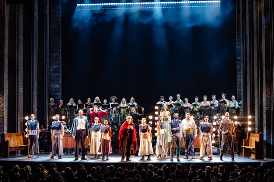 Photos: THE HUNCHBACK OF NOTRE DAME in Concert Image