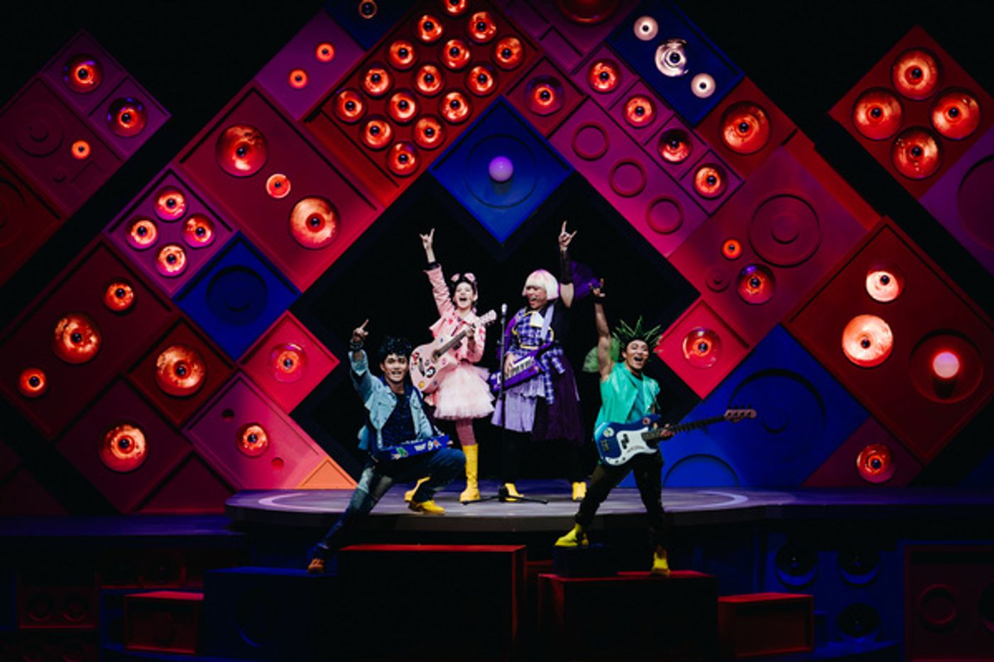 Photos: TAKE A QUACK AT IT! Extends Run at Taiwan’s National Theatres  Image