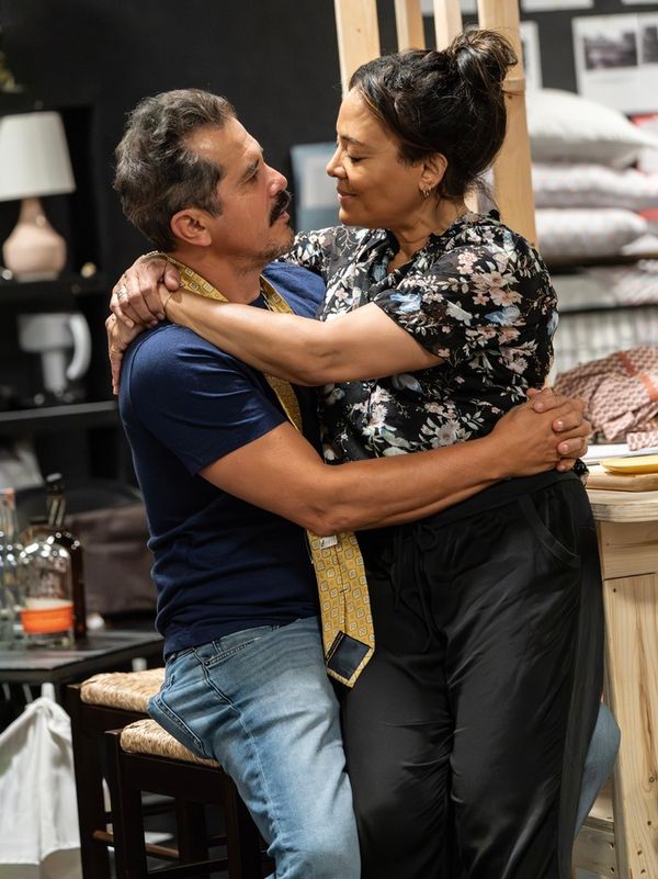 John Leguizamo and Luna Lauren Velez  Photo