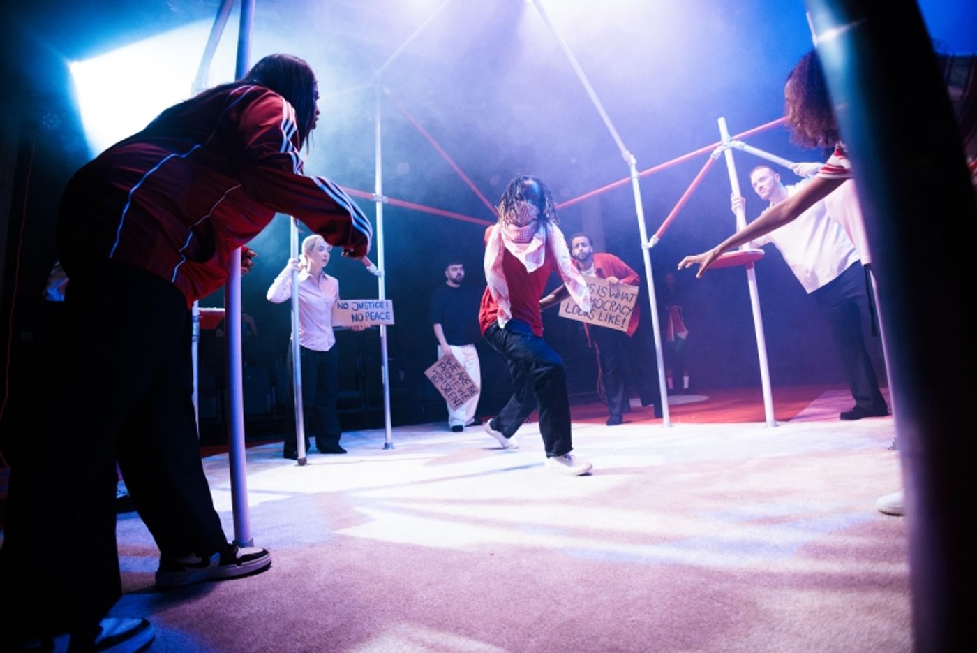 Review: MAKE ME FEEL, Bush Theatre  Image