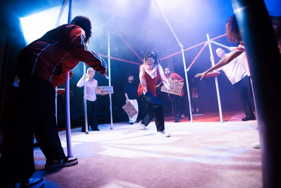 Review: MAKE ME FEEL, Bush Theatre Image