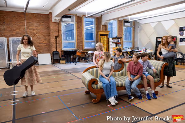 Cayleigh Capaldi, Haddie Mac, Ava Davis, Ruby Caramore, Benjamin Stasiek, Eli Vander  Photo